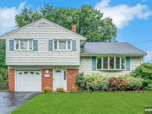 152 Sunset St, Dumont, NJ 07628