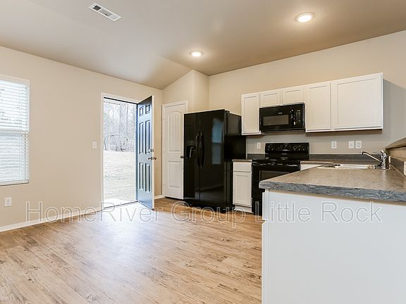 5th image of 1068 Huntington Dr