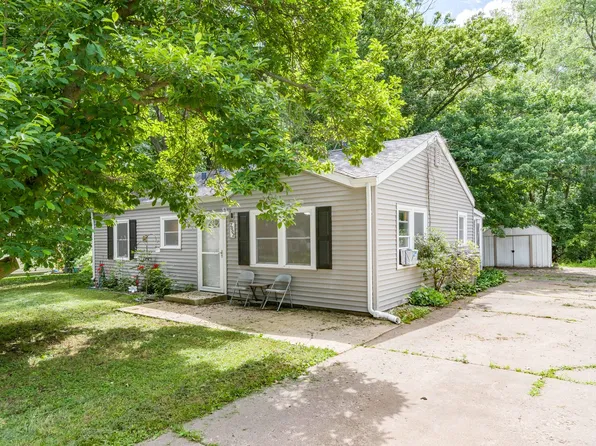 7002 Ridge Dr, Davenport, IA 52806