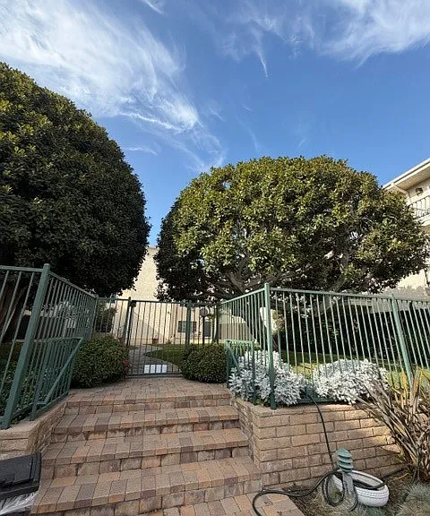 420 S Madison Ave — Photo 1
