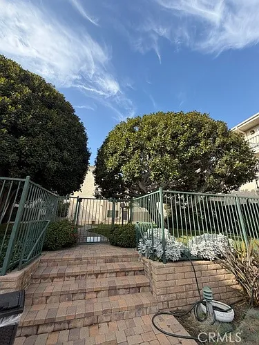 420 S Madison Ave Photo 1