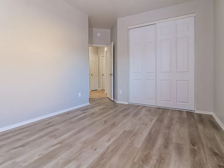 11823 W Roanoke Ave — Photo 8