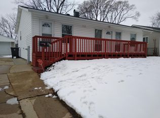 138 S Maxon Ln, Streamwood, IL 60107