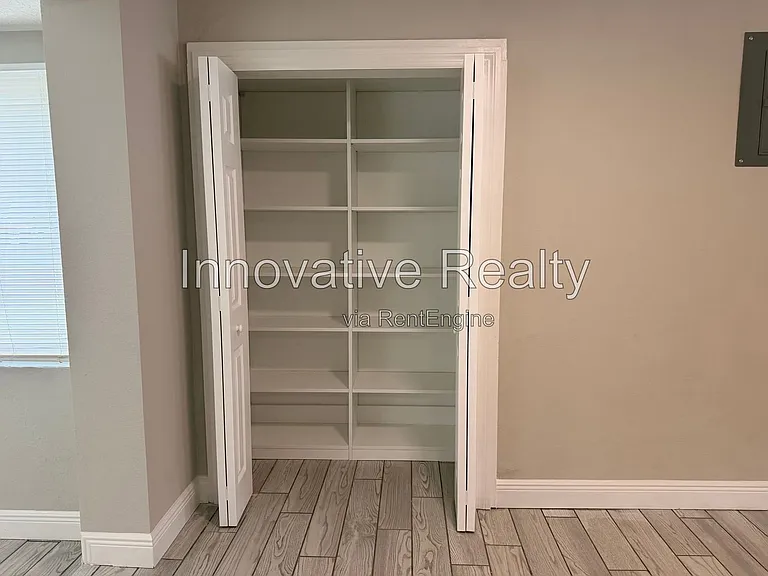 144 N Park Ave — Photo 9