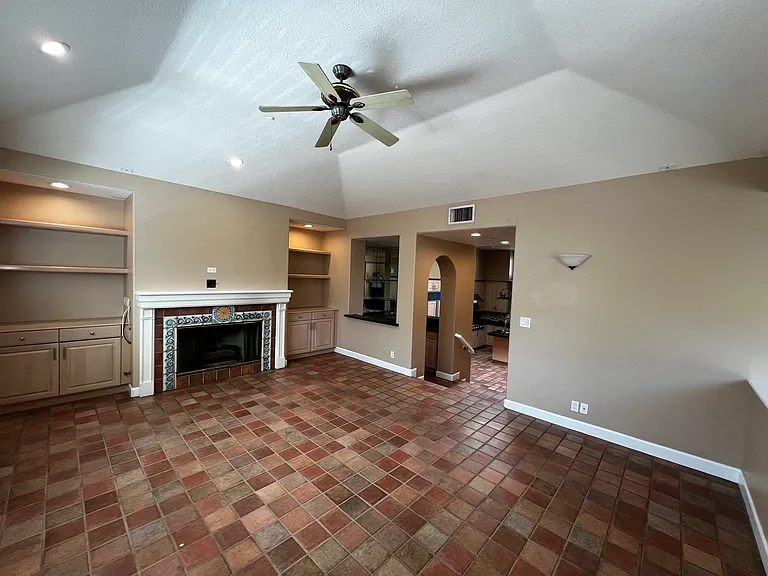 2357 Brookshire Ln — Photo 30