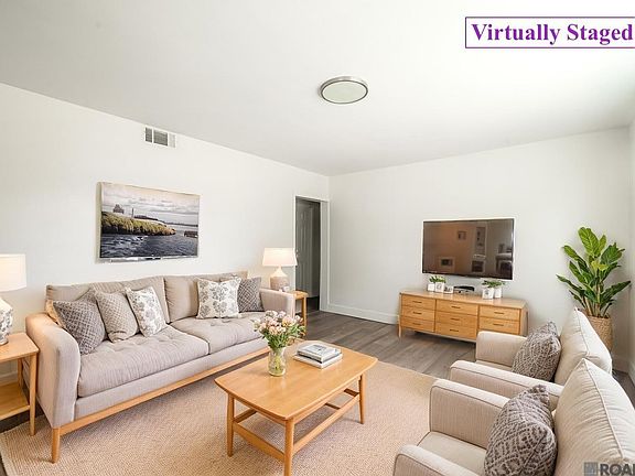 5th image of 3825 Fairfields Ave