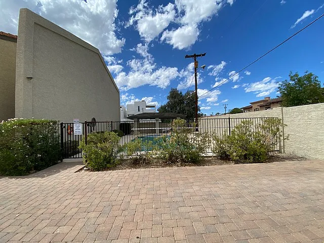 2142 E Turney Ave #10 — Photo 35