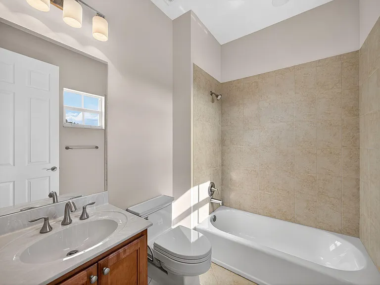 12054 Aviles Circle Palm — Photo 33
