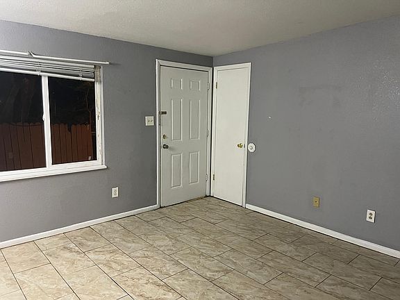 3rd image of 3677 Michigan Ave APT 4