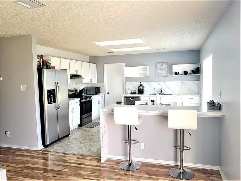 2960 S Donnell Dr — Photo 3