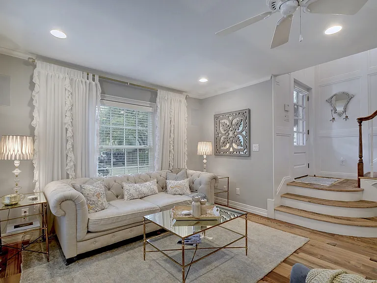 2832 San Gabriel St — Photo 10