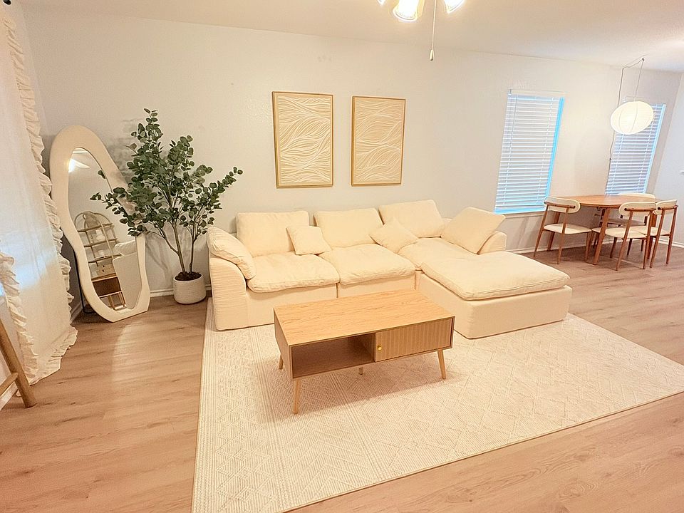1st image of 8608 Dittmar Oaks Dr