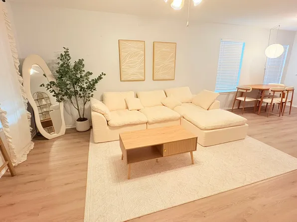 8608 Dittmar Oaks Dr, Austin, TX 78748