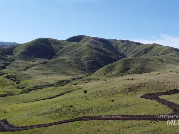 24 Family Pl, Horseshoe Bend, ID 83629
