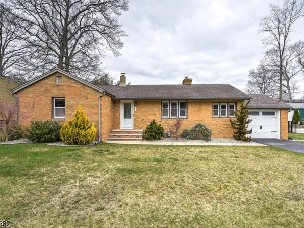 33 Greenbrook Dr, West Milford Twp., NJ 07480