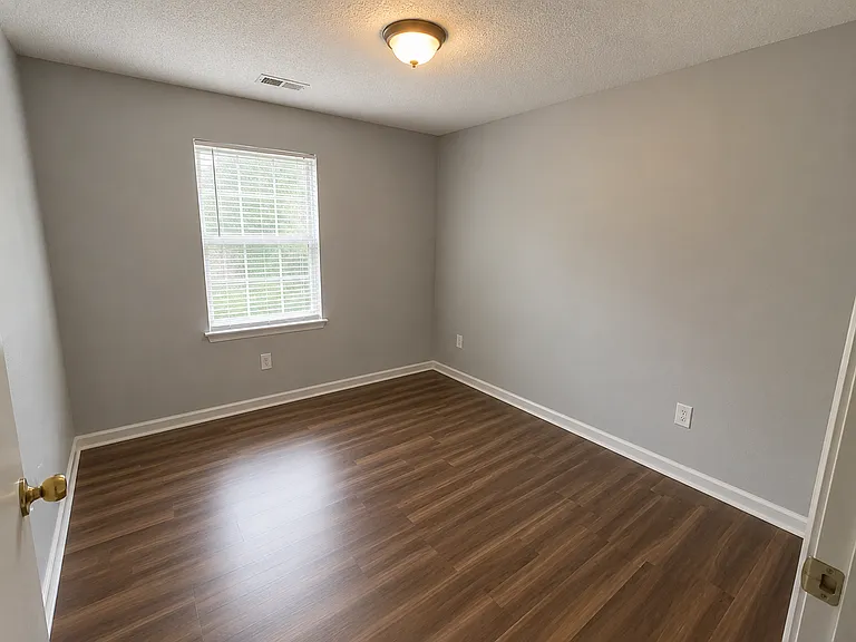 137 Angela Dr #B — Photo 6