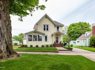809 N Superior St, Albion, MI