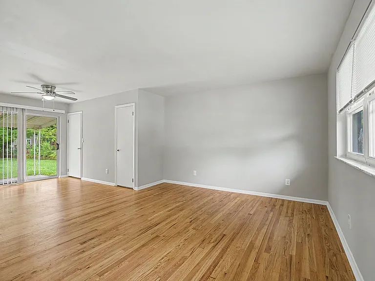 12116 Wincanton Dr — Photo 10