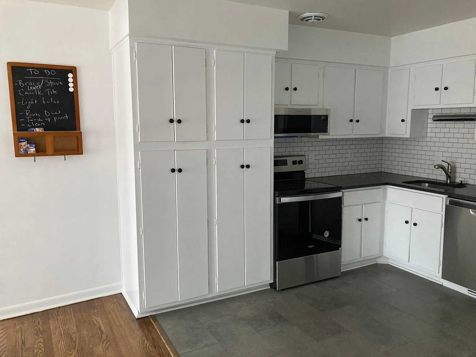 335 N Eton St — Photo 4