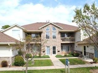 2205 S Calhoun Rd, New Berlin, WI 53151