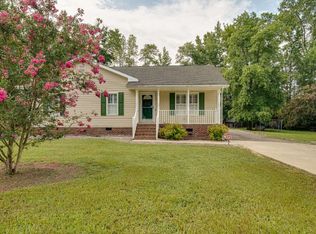203 Polly Dr, Oxford, NC 27565