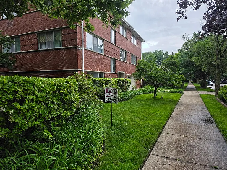 Wesley Ave — Photo 21