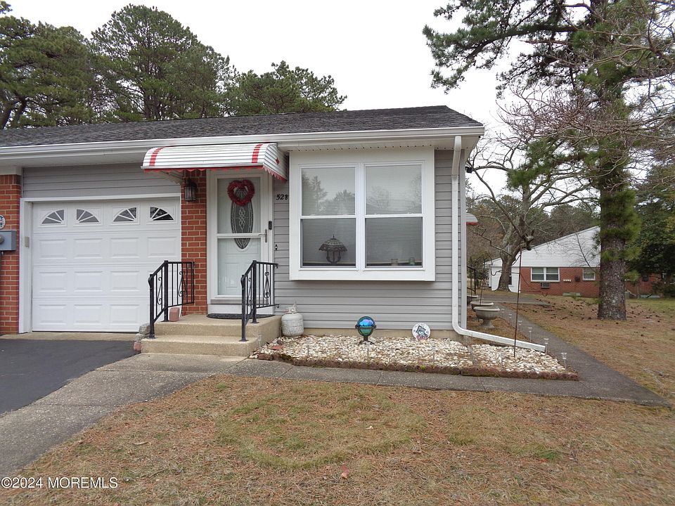 1st image of 52 B Hudson Parkway