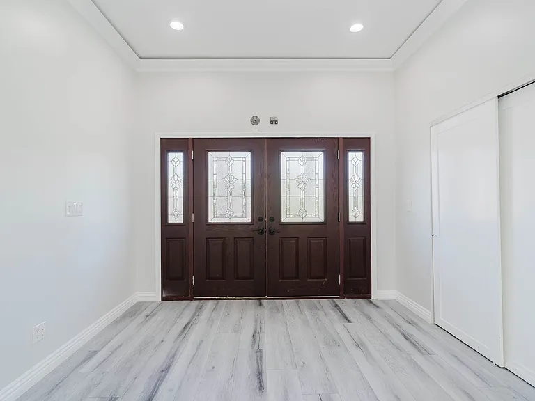 17908 Califa St — Photo 6