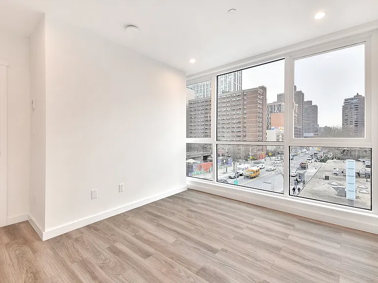 355 Grand St #3 — Photo 6