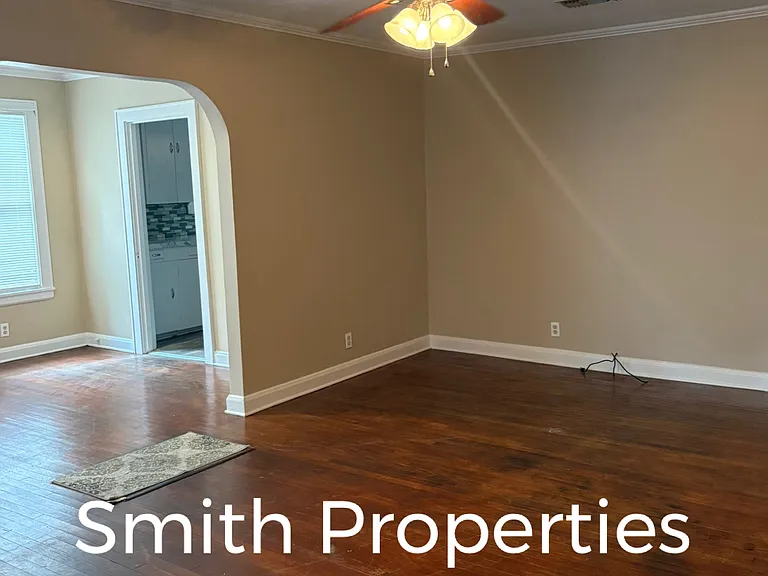 1402 Glen Oak Pl — Photo 3