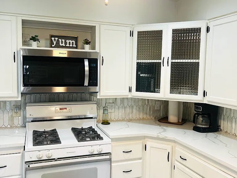 1158 N Santa Rosa Ave — Photo 8