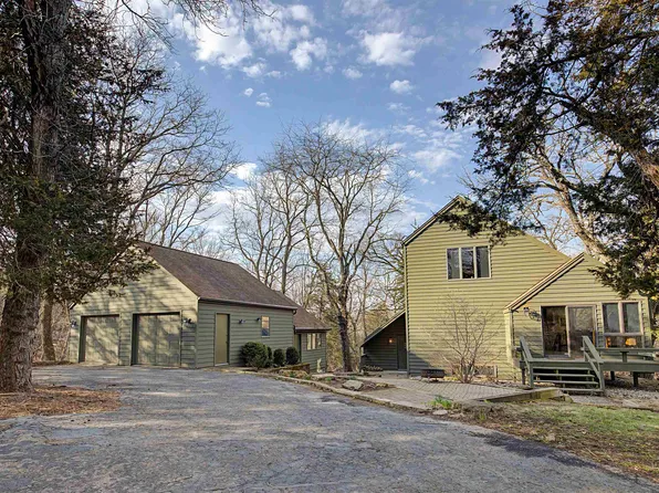 4 Juniper Ct, Galena, IL 61036