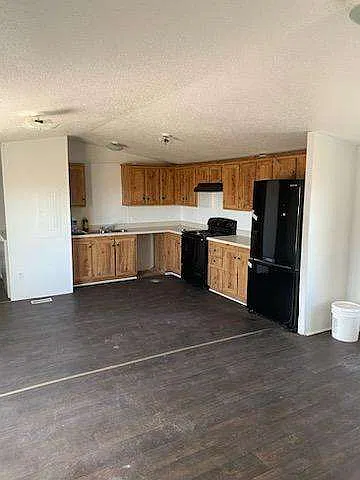 4 bed, $1,600 — Photo 2