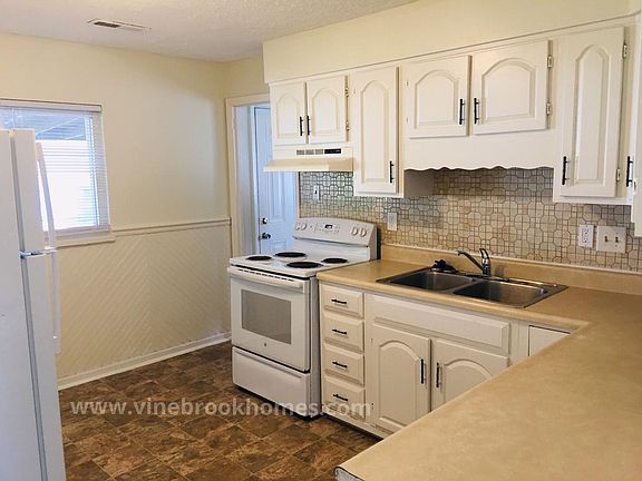 2nd image of 3809 E 5th St