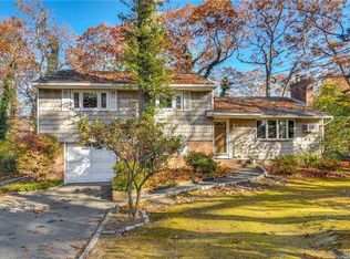 5 Arizona Pl, Huntington Station, NY 11746