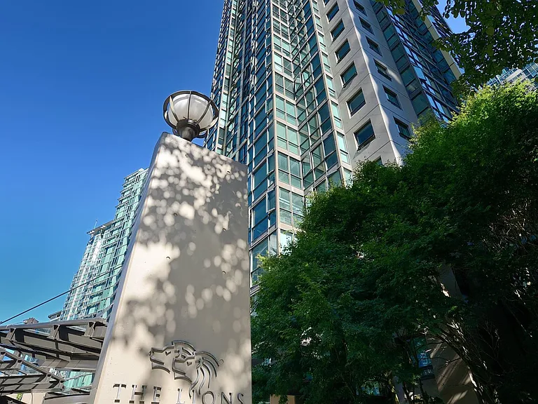 1331 Alberni St #309 — Photo 8