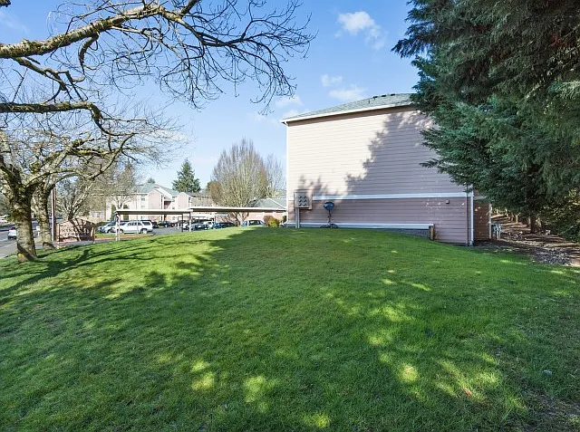 Kinnaman Terrace — Photo 2