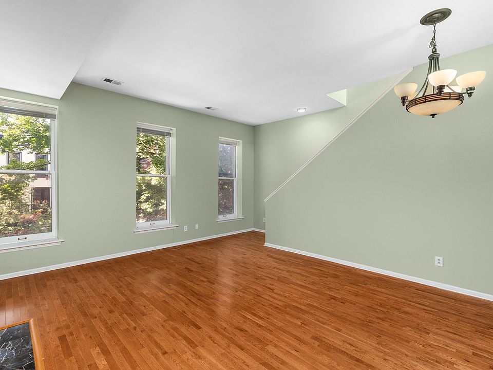 1st image of 1825 Lasalle St