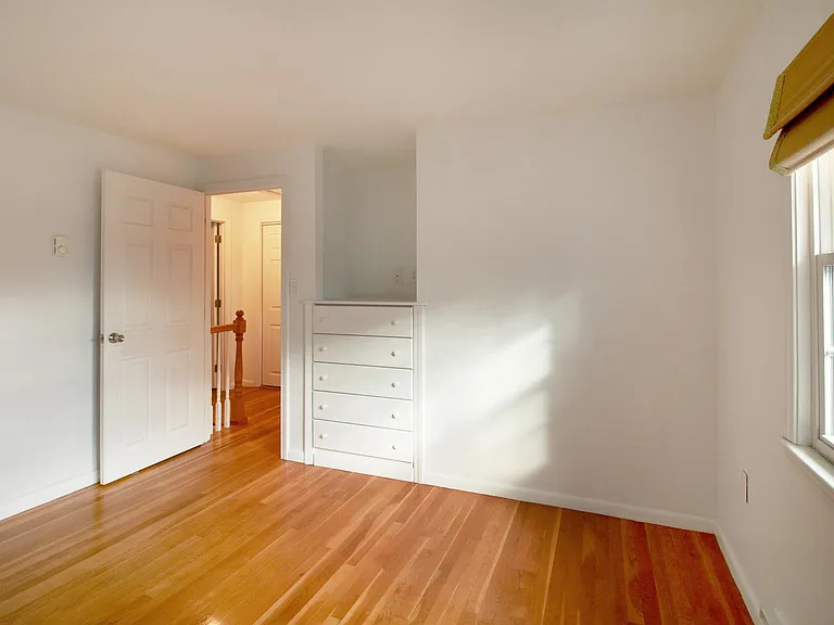 60 Lake St #D — Photo 13