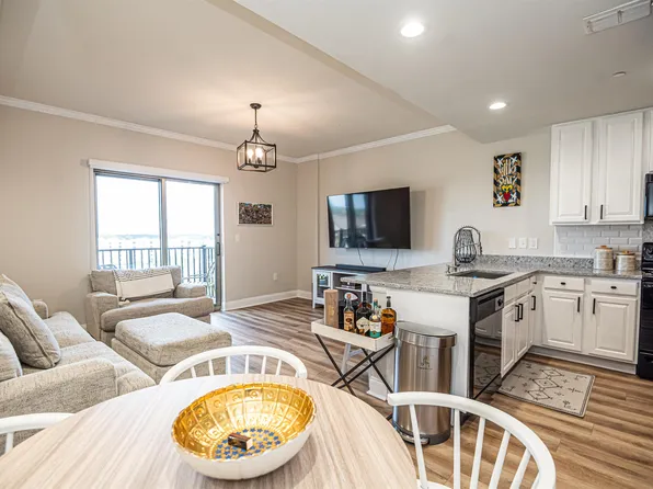 215 W College Ave APT 406B, Tallahassee, FL 32301