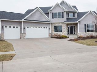 5242 Wingate Ct, Bettendorf, IA 52722