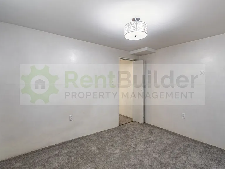 411 Wellesley Dr SE #A — Photo 20