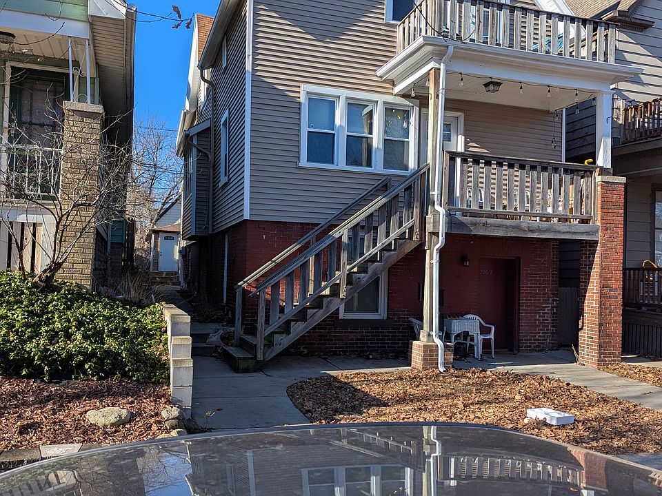 Front porch and front entrance
