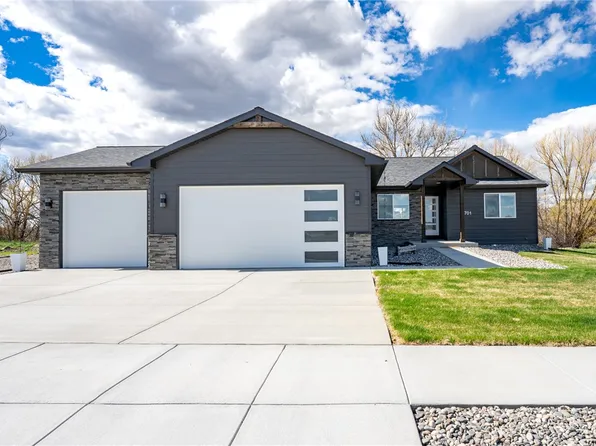 2701 Strapper Ln, Billings, MT 59105