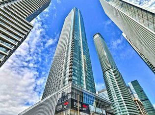 10 York St #3710, Toronto, ON M5J 0E1