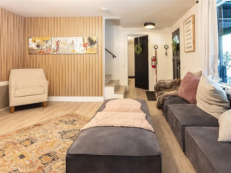 220 Oak Dr — Photo 30