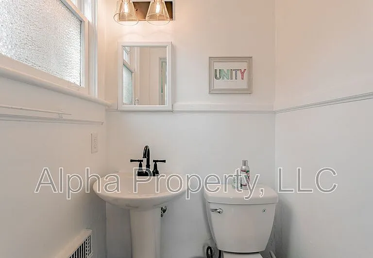 710 Augusta St — Photo 11