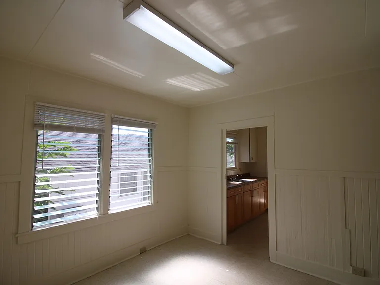 1076-1084 Karratti Ln — Photo 11