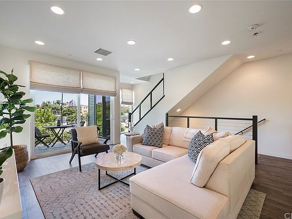 4th image of 1534 Greenwich Way