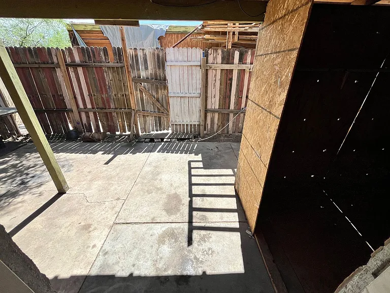 115 E Alturas St — Photo 36